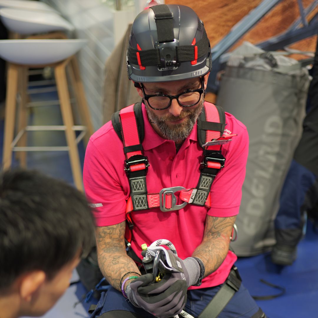 Safety Rockstar Stephan Hulsbergen auf der A+A Messe 2025